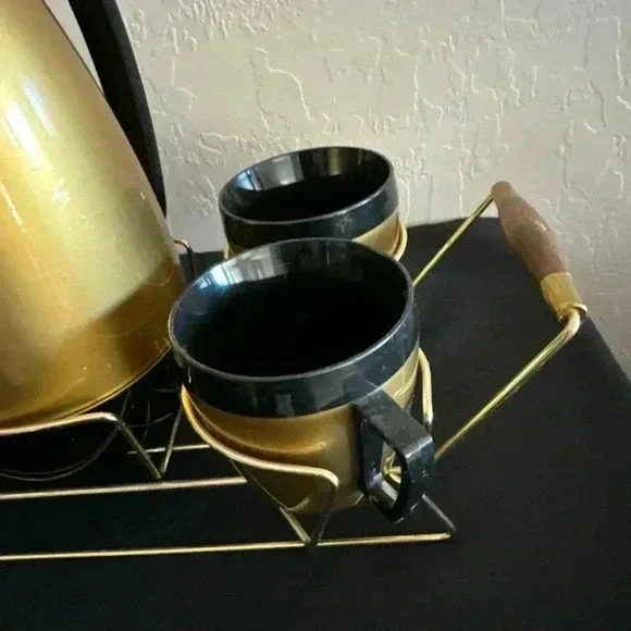 VTG MCM Thermo Serv Insulated Coffee Carafe, 4 mugs, and serving tray. Nice - Picture 5 of 6